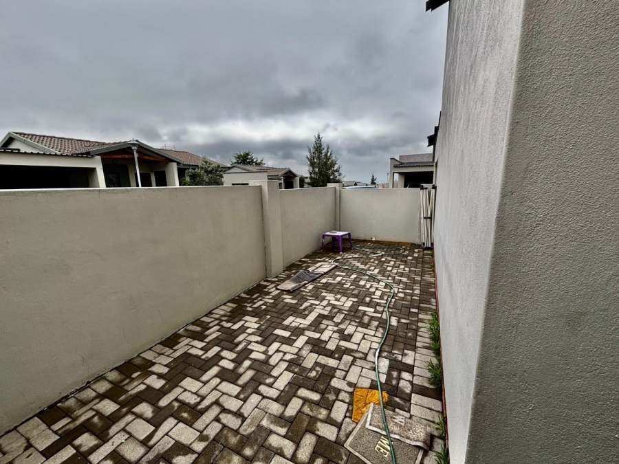 To Let 3 Bedroom Property for Rent in Waterkloof A H North West